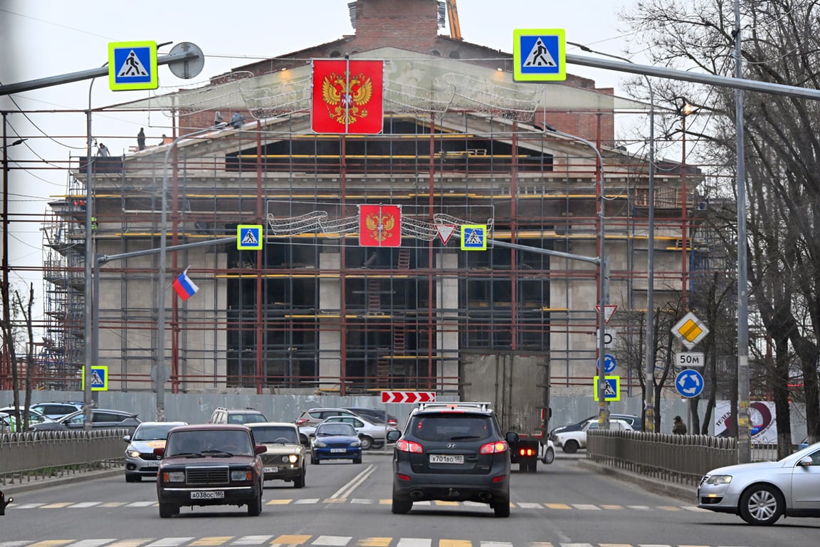 Драмтеатр в Мариуполе, Украина, 2 апреля 2025 года. Фото: Анатолий Жданов / Коммерсантъ / Sipa USA / Vida Press