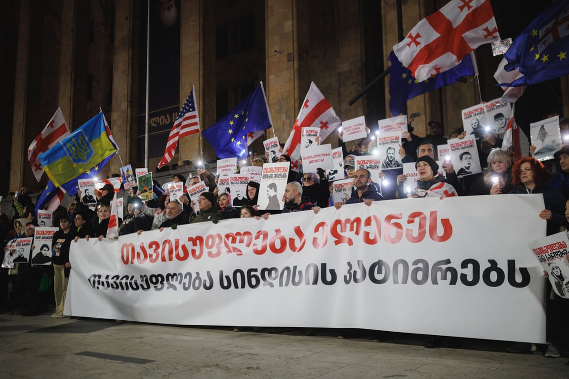 Акция солидарности с Элене Хоштария в Тбилиси, Грузия, 28 марта 2026 года. Фото: Sébastien Canaud / NurPhoto / Shutterstock / Rex Features / Vida Press