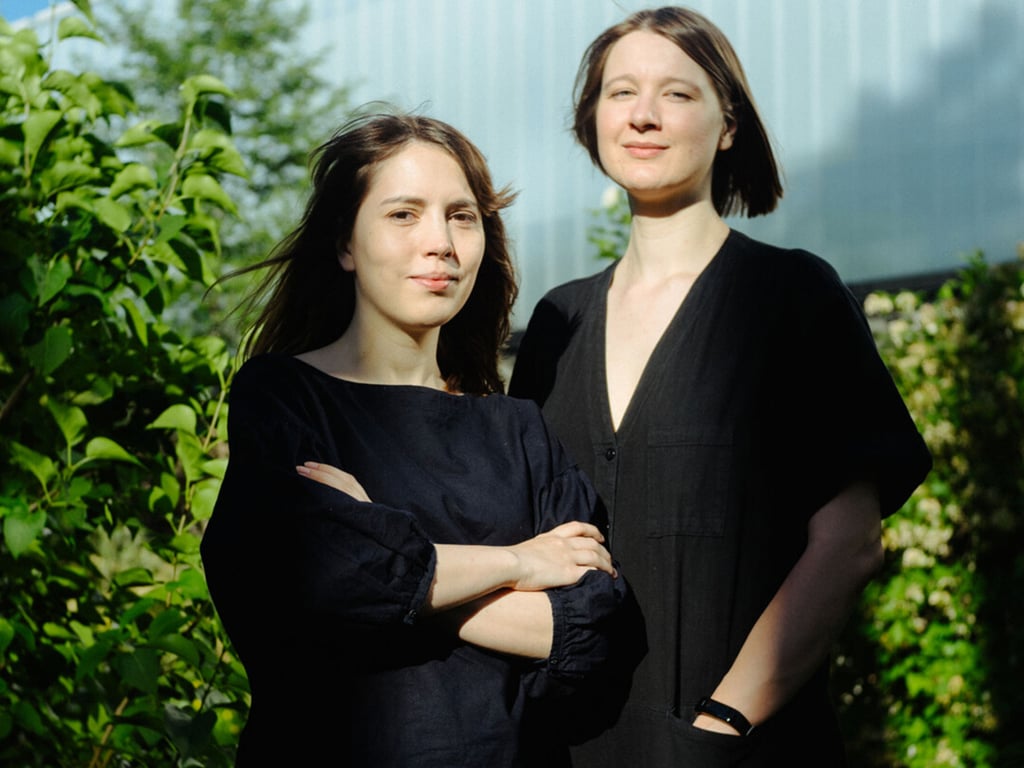 Основательницы издательства No Kidding Press Саша Шадрина и Света Лукьянова. Фото: Полина Рукавичкина / Vkontakte