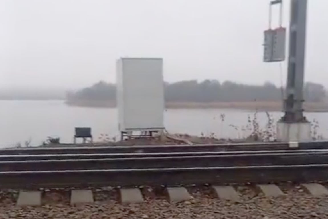 Релейный шкаф в Выборге. Скриншот из видео Вадима Протазанова