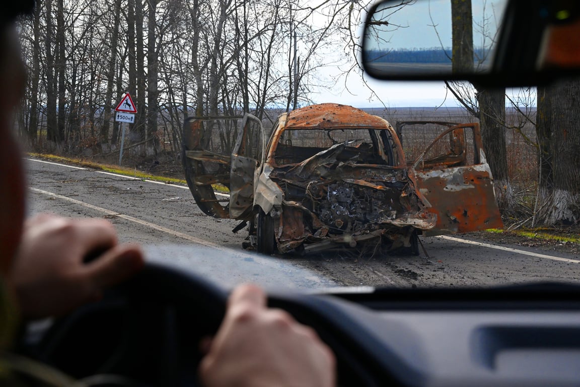 Уничтоженный автомобиль в приграничном районе Курской области, 15 марта 2025 года. Фото: Анатолий Жданов / Коммерсантъ / Sipa USA / Vida Press