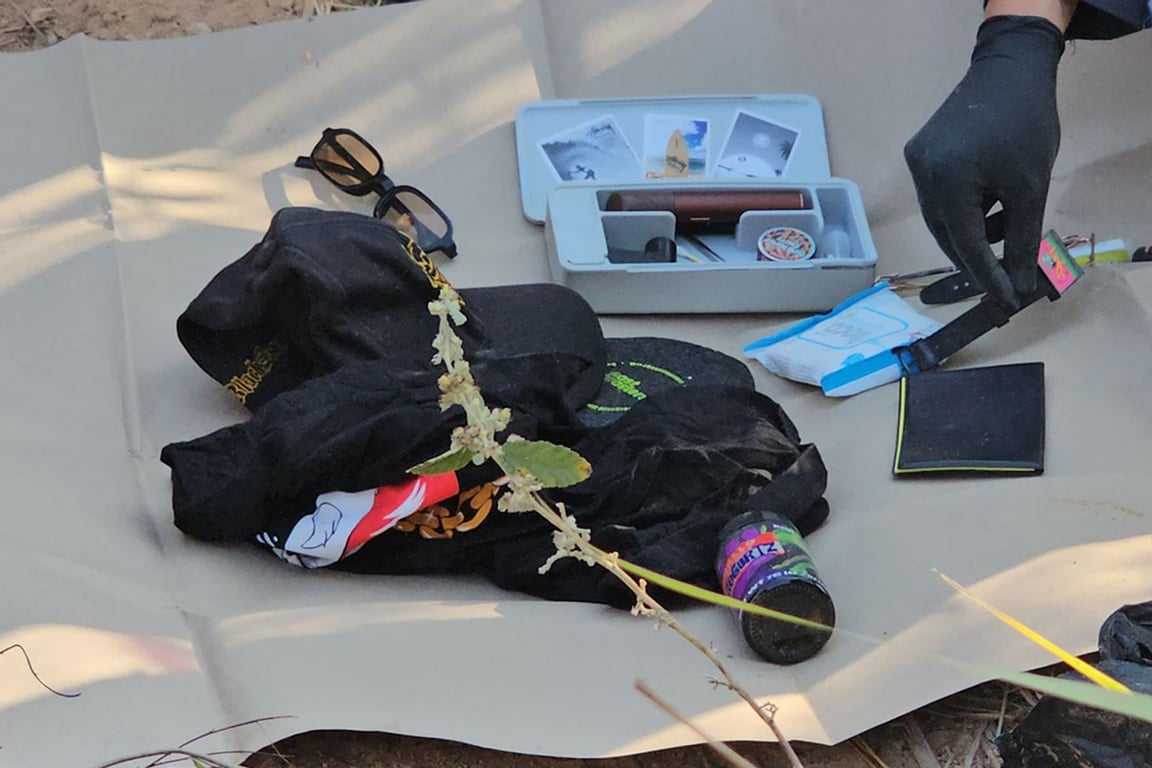 Личные вещи Михаила, найденные при поисках. Фото:  matichon.co.th