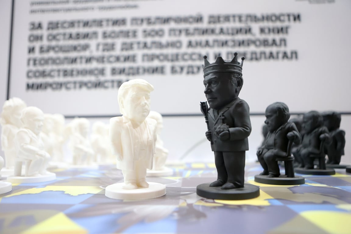 Выставка «Жириновский. Продолжение. ЛДПР» в Центральном выставочном зале «Манеж», Москва, 10 апреля 2026 года. Фотограф: Ярослав Чингаев / АГН «Москва» (edited)