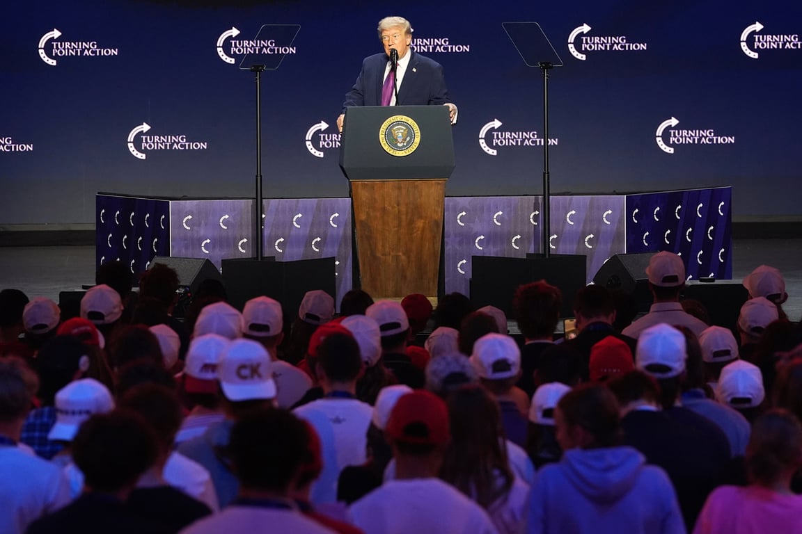 Дональд Трамп выступает на мероприятии организации Turning Point USA в Финиксе, США, 17 апреля 2026 года. Фото: Ross D. Franklin / AP / Scanpix / LETA
