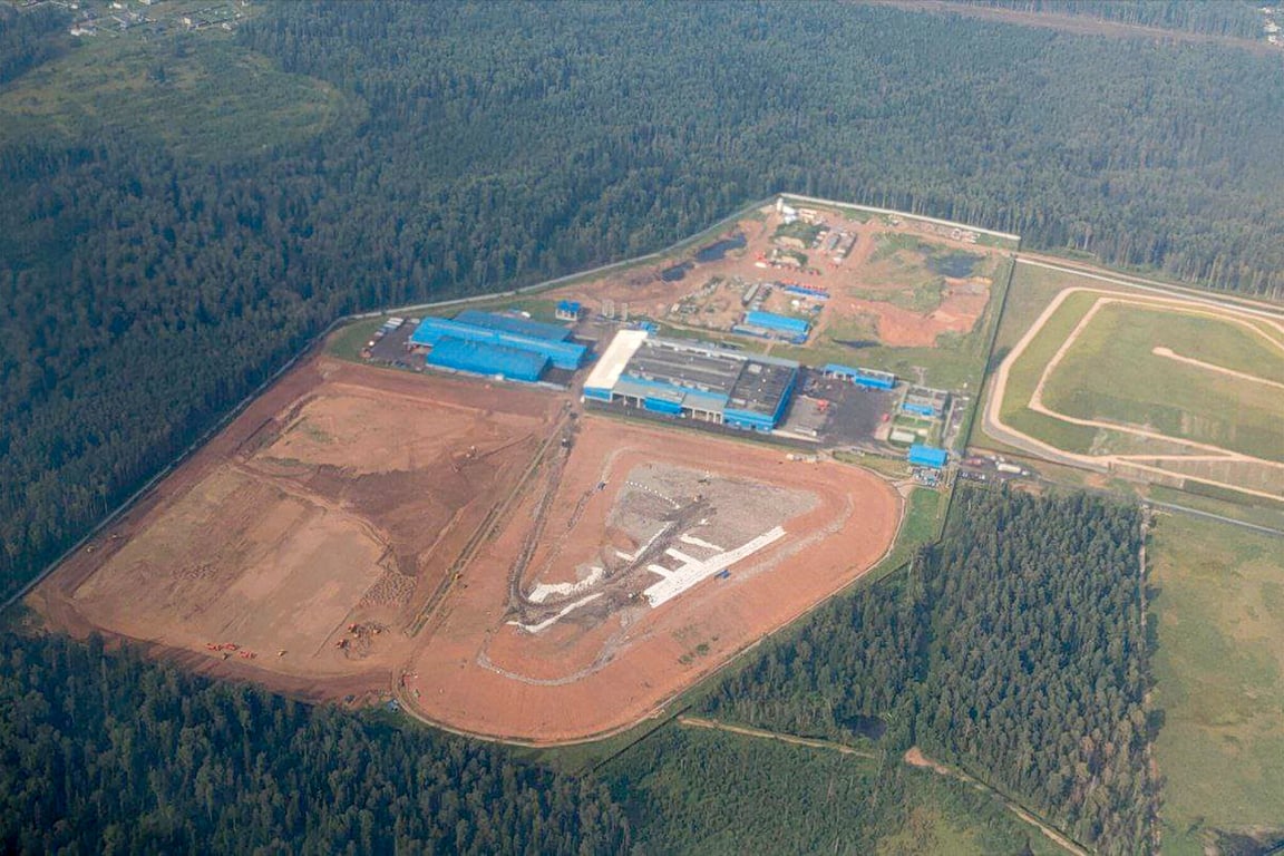 Вид на мусороперерабатывающий комплекс «Нева» с самолёта. Фото Натальи Гордеевой