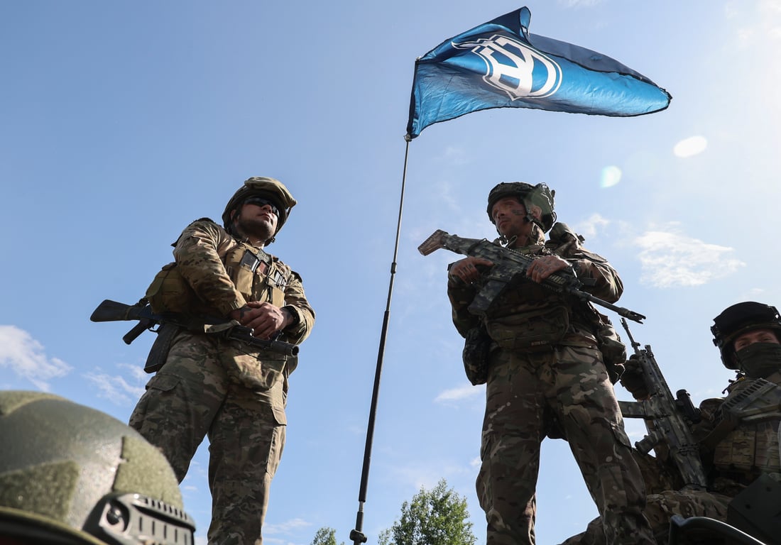 Members of the Russian Volunteer Corps and Freedom of Russia Legion meet with journalists near the Ukraine-Russia border in northeastern Ukraine’s Kharkiv region, 24 May 2023. Photo: EPA / Sergey Kozlov