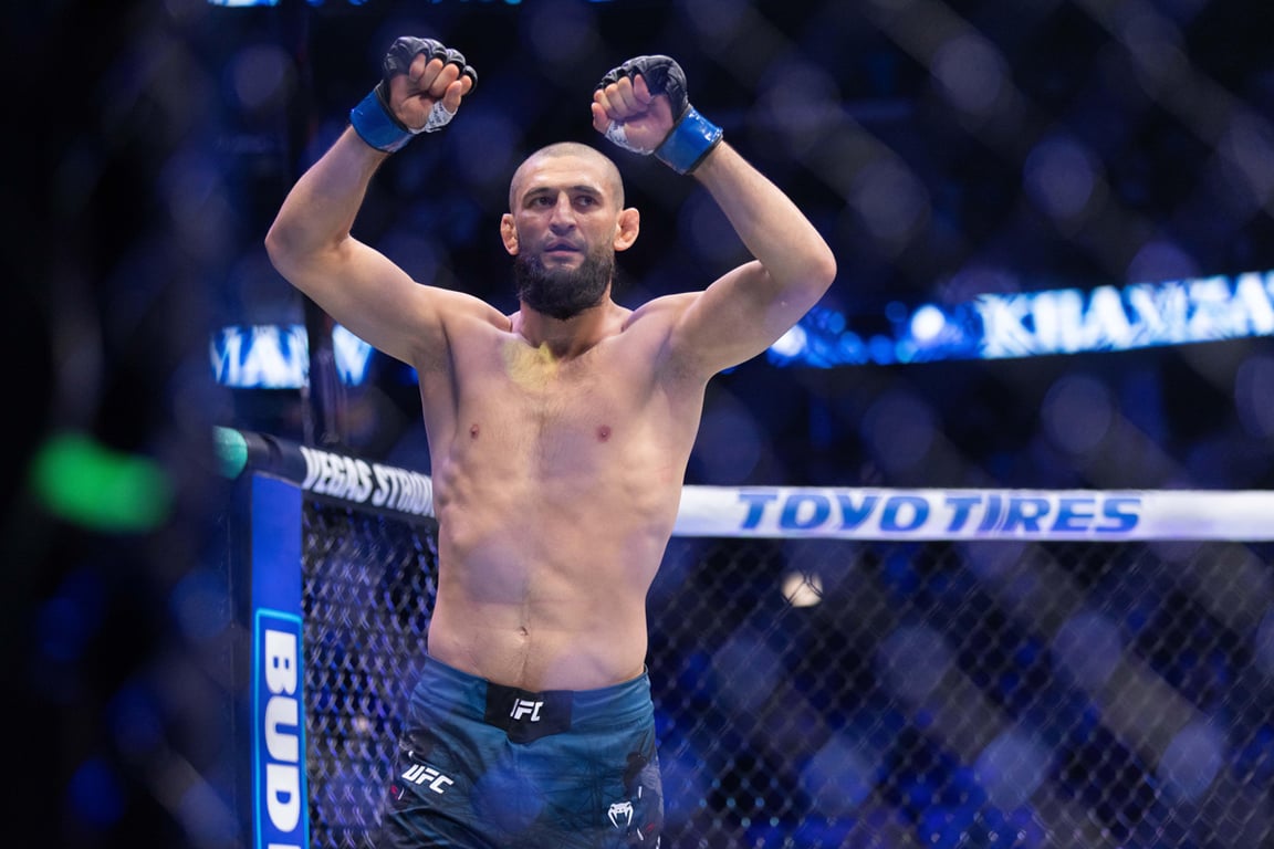 Хамзат Чимаев выходит на бой на турнире UFC 319 в Чикаго, Иллинойс, США, 16 августа 2025 года. Фото: Justin Renfroe / Zuma Press / Alamy Live News / Vida Press