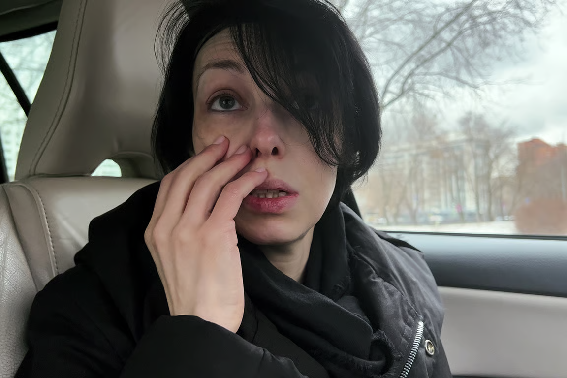 A still of Anna Nemzer from My Undesirable Friends.