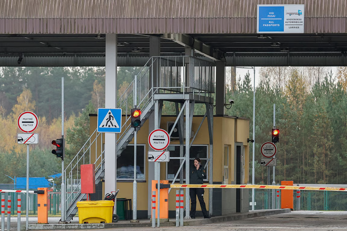 A Lithuanian-Belarusian border crossing in southeastern Lithuania, 28 October 2025. Photo: Petras Malukas / AFP / Scanpix / LETA