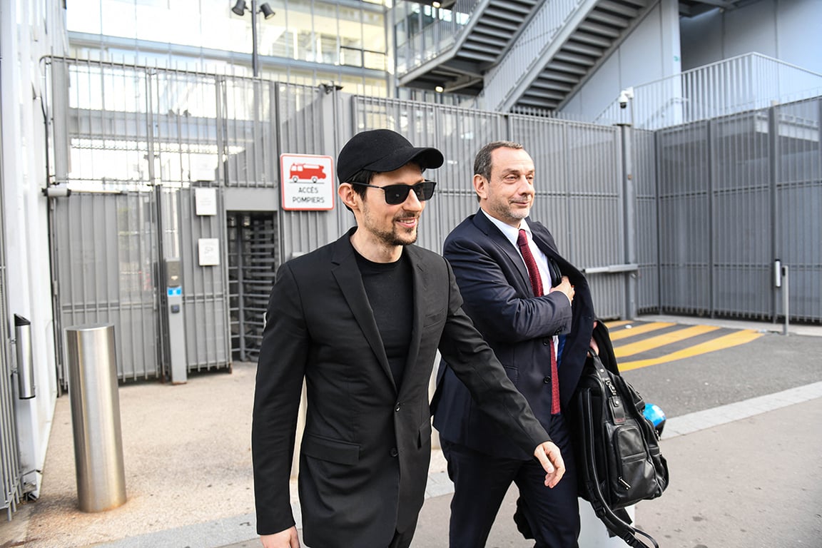 Павел Дуров покидает Уголовный суд Парижа после слушания с судьей в связи с его судебным делом, в Париже 28 июля 2025 года. Фото: Florian Poitout / ABACAPRESS / Scanpix / LETA