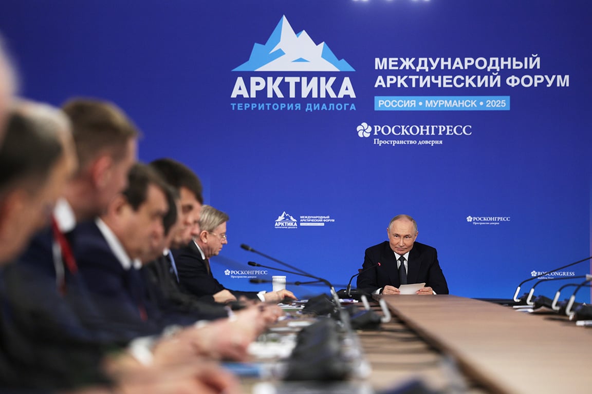 Владимир Путин на совещании по развитию Арктической зоны России и арктического транспортного коридора в Мурманске, Россия, 27 марта 2025 года. Фото: Гавриил Григоров / Sputnik / EPA