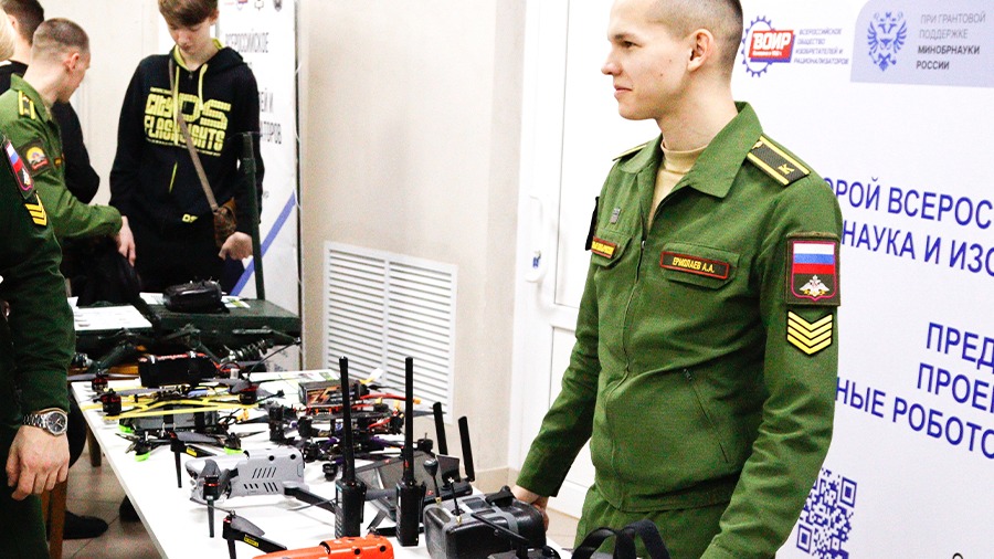 «Эхо»: студентов вербуют на войну минимум в 70 учебных заведениях России