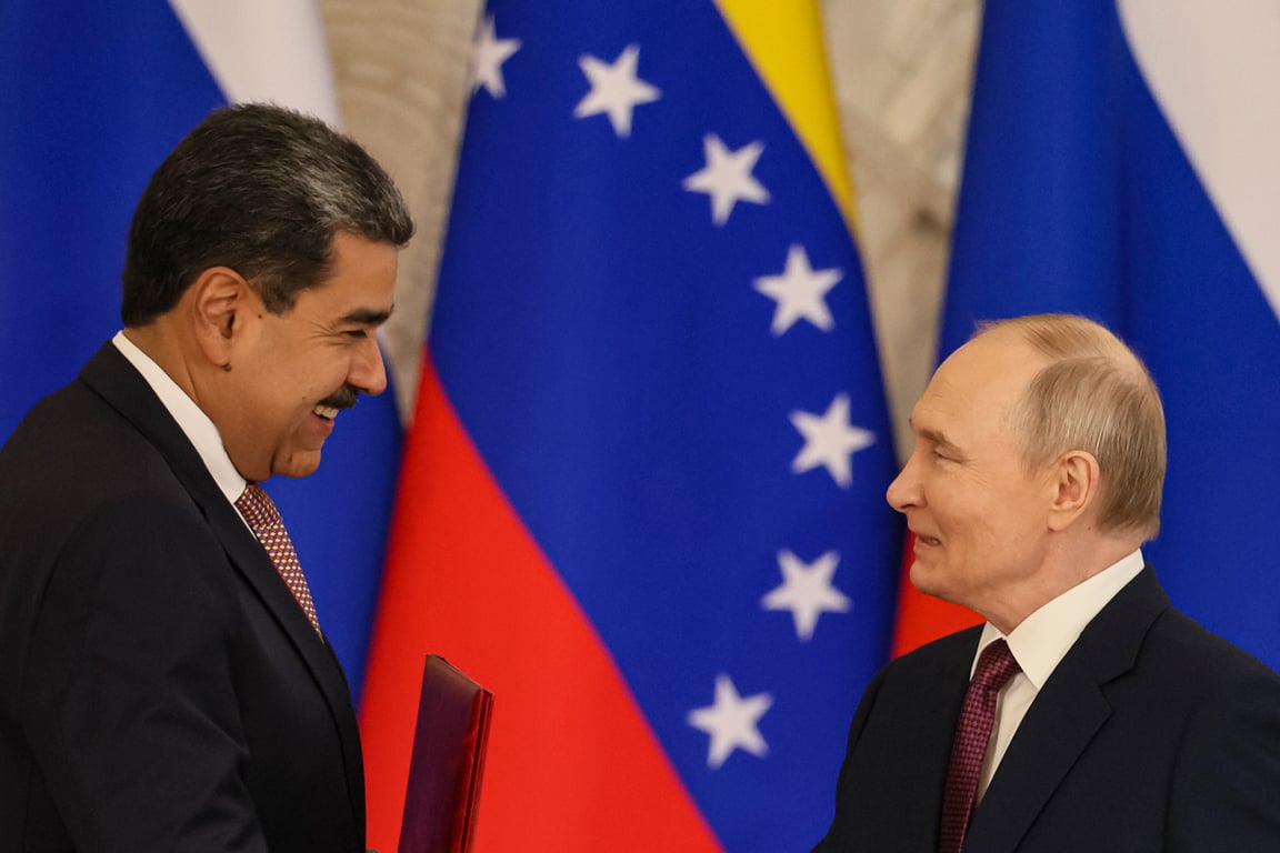 Владимир Путин и Николас Мадуро во время встречи в Кремле, Москва, 7 мая 2025 года. Фото: Юрий Кочетков / EPA