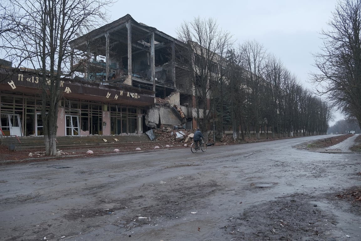 Изюмский приборостроительный завод. Фото: Владлен Ноль