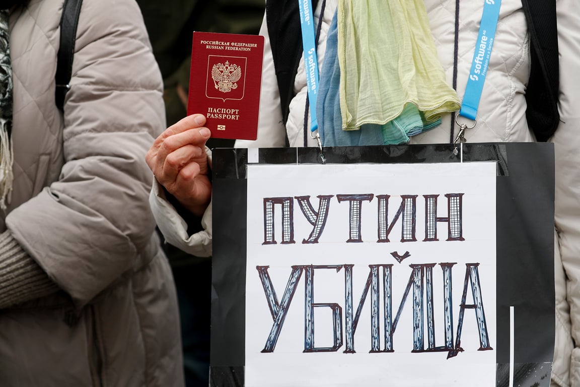 Акция у российского посольства в Риге, Латвия, 17 марта 2024 года. Фото: Toms Kalnins / EPA