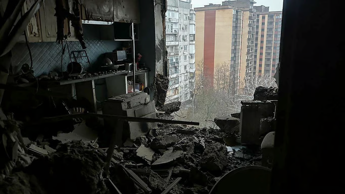 The aftermath as a drone hits a nine-storey building in Zaporizhzhia, Ukraine, 16 December 2025. Photo: EPA / STATE EMERGENCY SERVICE
