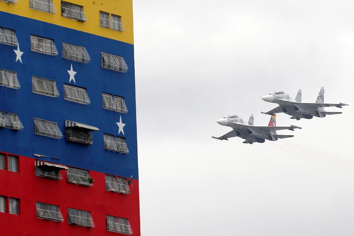 Истребители Су-30 ВВС Венесуэлы участвуют в военном параде по случаю годовщины независимости страны, Каракас, Венесуэла, 5 июля 2016 года. Фото: Carlos Jasso / Reuters / Scanpix / LETA