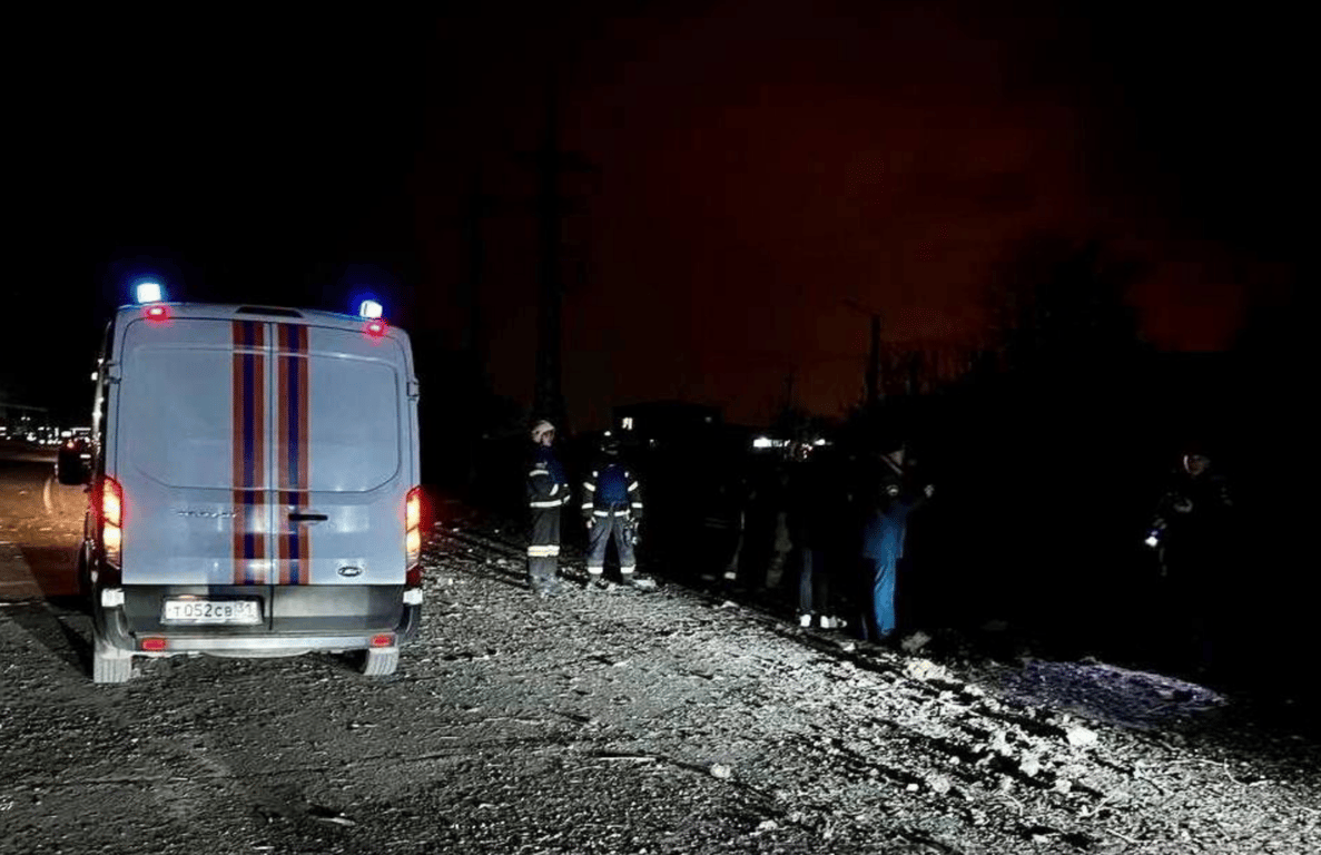 Emergency workers at the bomb site in Belgorod, western Russia, 6 December 2025. Photo: Pepel