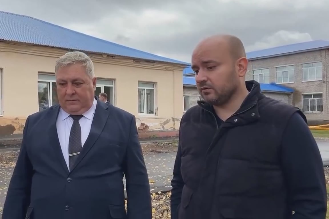 Глава Кинельского района Самарской области Юрия Жидков и Вячеслав Федорищев (справа). Фото:  VK