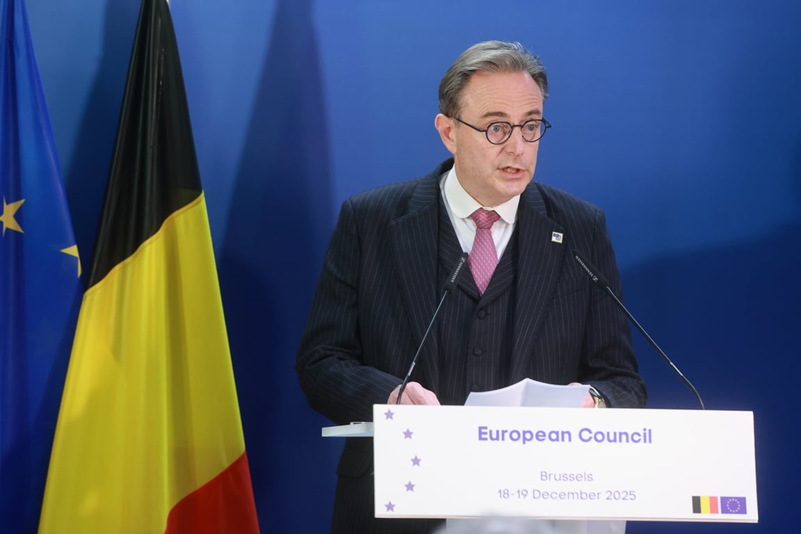 Премьер-министр Бельгии Барт де Вевер после завершении саммита Совета ЕС в Брюсселе, Бельгия, 19 декабря 2025 года. Фото: Olivier Hoslet / EPA