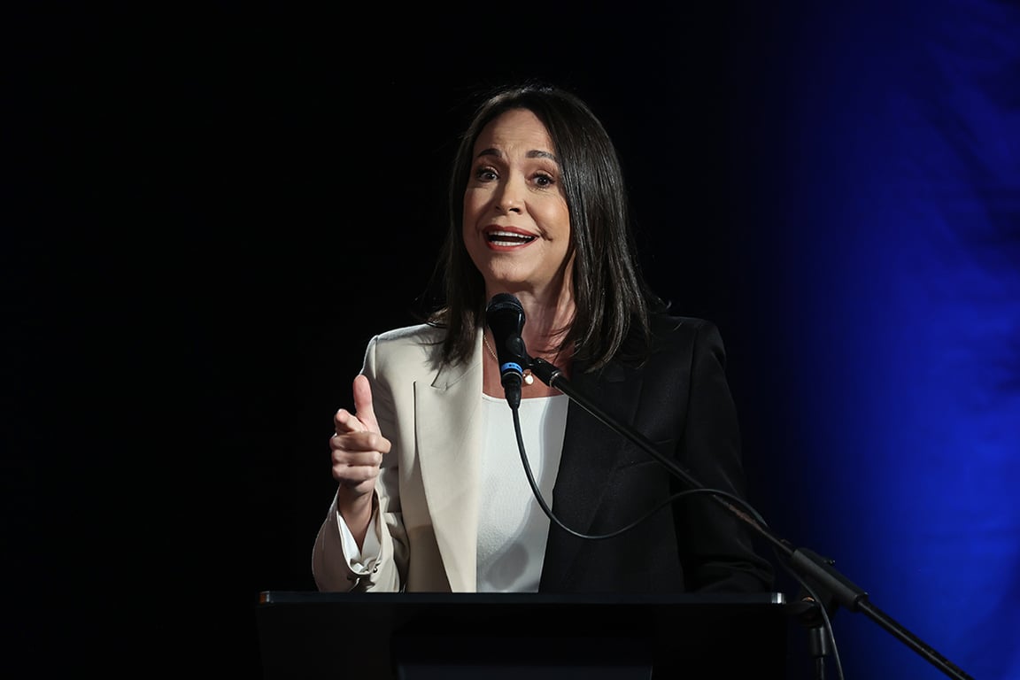 Кандидат от оппозиции Мария Корина Мачадо участвует в первых предвыборных дебатах в Каракасе, Венесуэла, 12 июля 2023 года. Фото: Miguel Gutierrez / EPA