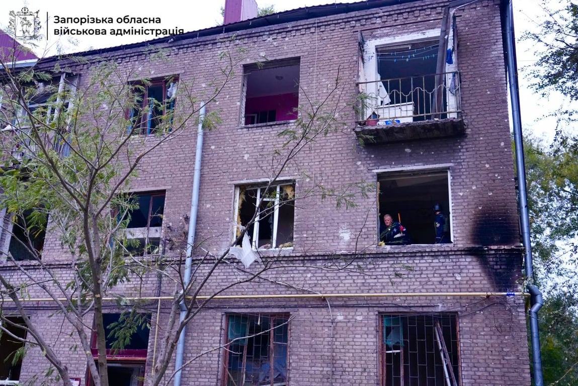 Поврежденный жилой дом в Запорожье. Фото: Запорожская областная военная администрация / Telegram