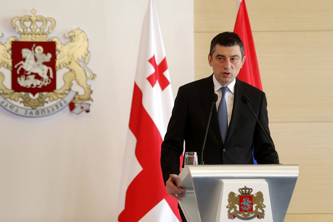 Георгий Гахария выступает во время пресс-конференции в Тбилиси, Грузия, 3 марта 2020 года. Фото: Zurab Kurtsikidze / EPA