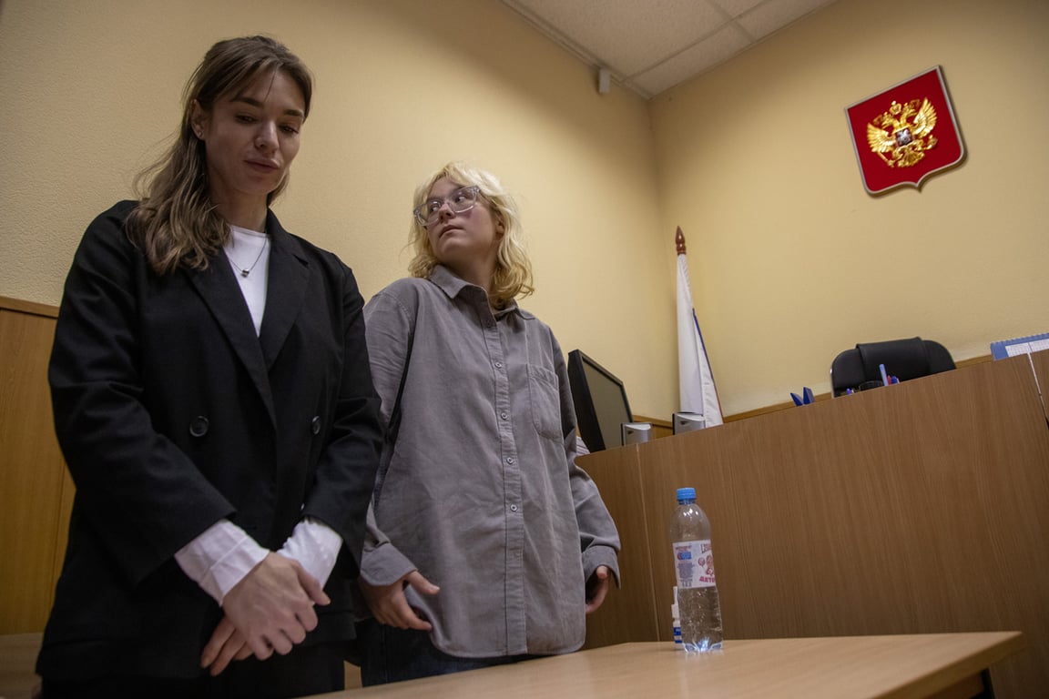 Дарья Логинова во время судебного заседания, Санкт-Петербург, 16 октября 2025 года. Фото: «Новая Газета Европа»
