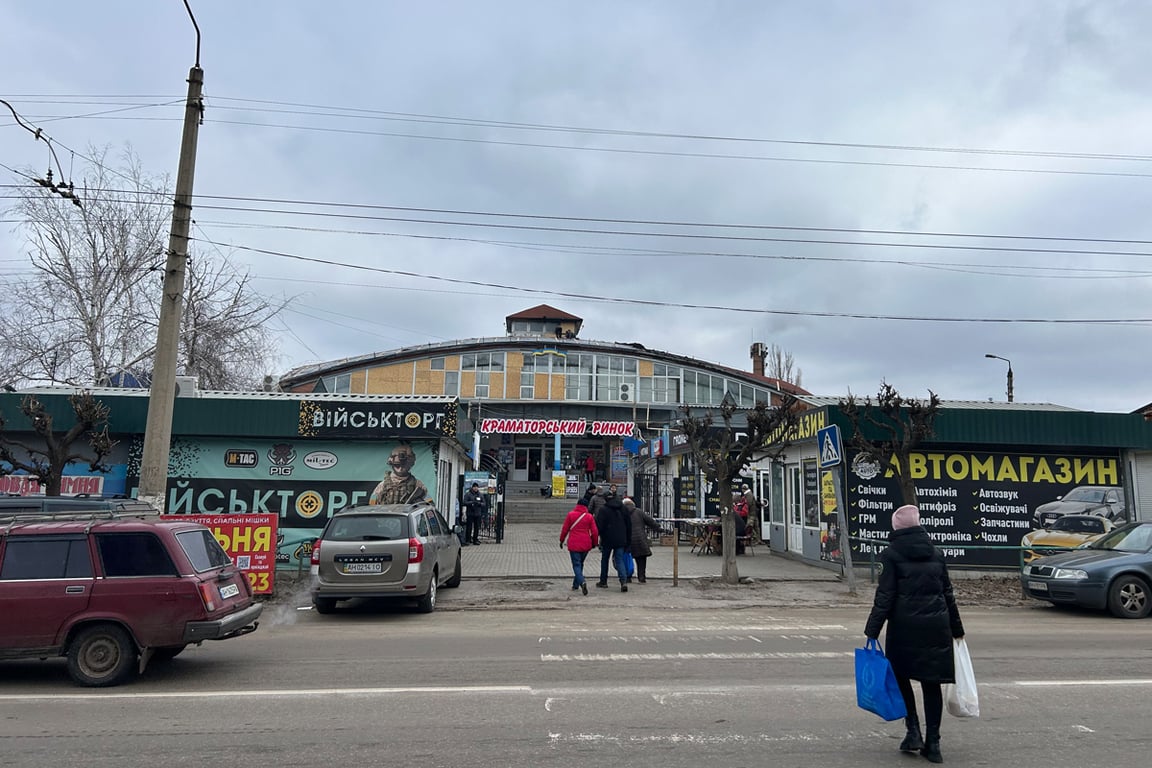 Крытый рынок в Краматорске. Фото: Дмитрий Дурнев / «Новая Газета Европа»