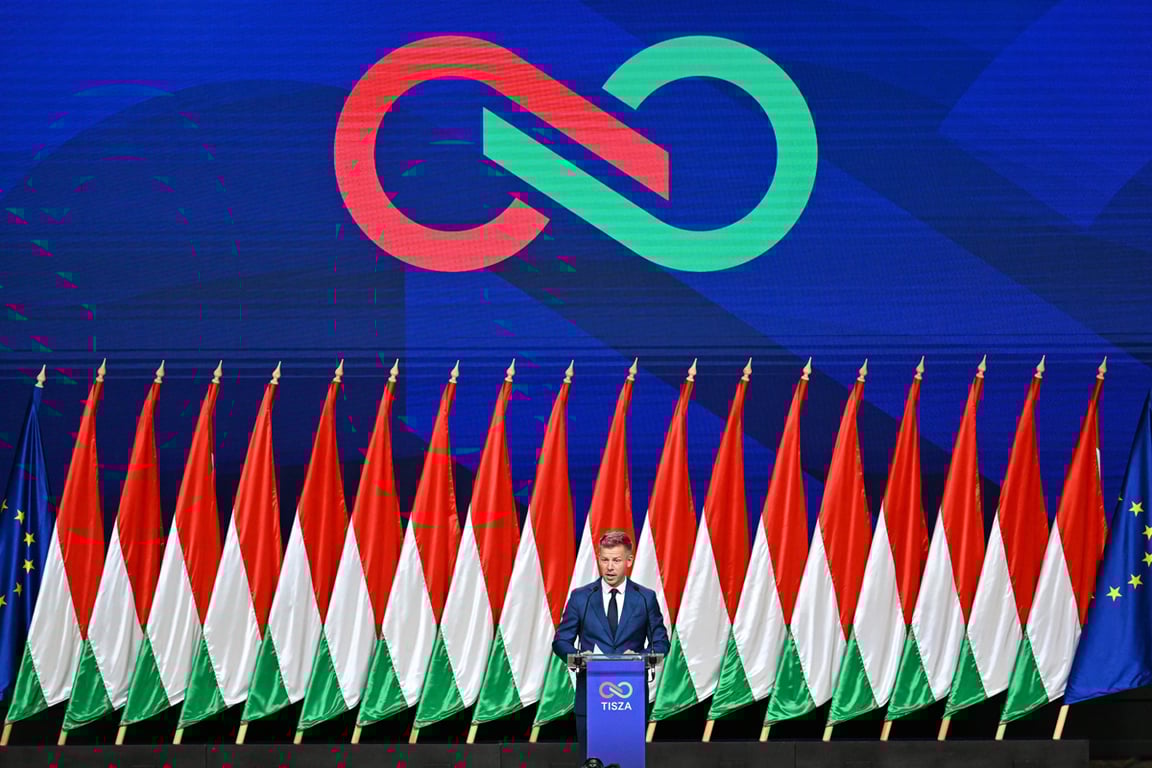 Петер Мадьяр во время пресс-конференции в Будапеште, Венгрия, 13 апреля 2026 года. Фото: Tibor Illyes / EPA