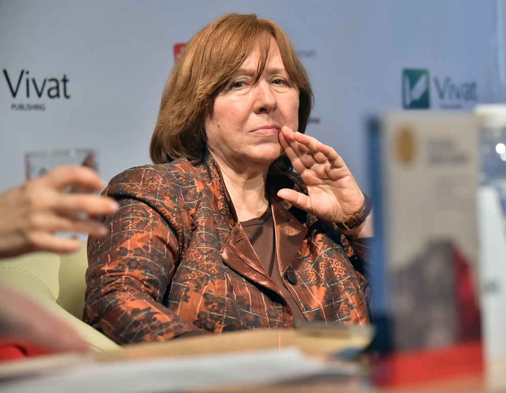Светлана Алексиевич на пресс-конференции, посвящённой выходу её книги «Чернобыльская молитва», Киев, 7 апреля 2016 года. Фото: Sergei Supinsky / AFP / Scanpix / LETA