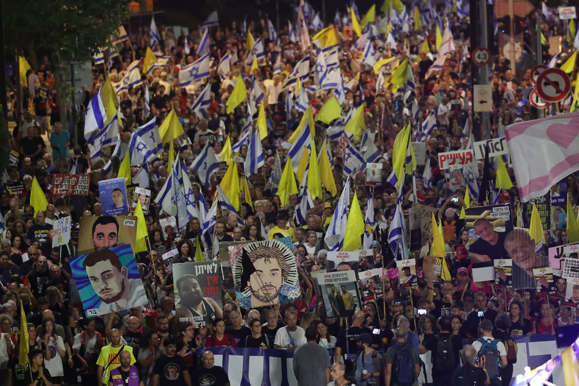 Акция протеста с требованием заключить соглашение об освобождении и прекратить наступление, Иерусалим, Израиль, 6 сентября 2025 года. Фото: Abir Sultan / EPA