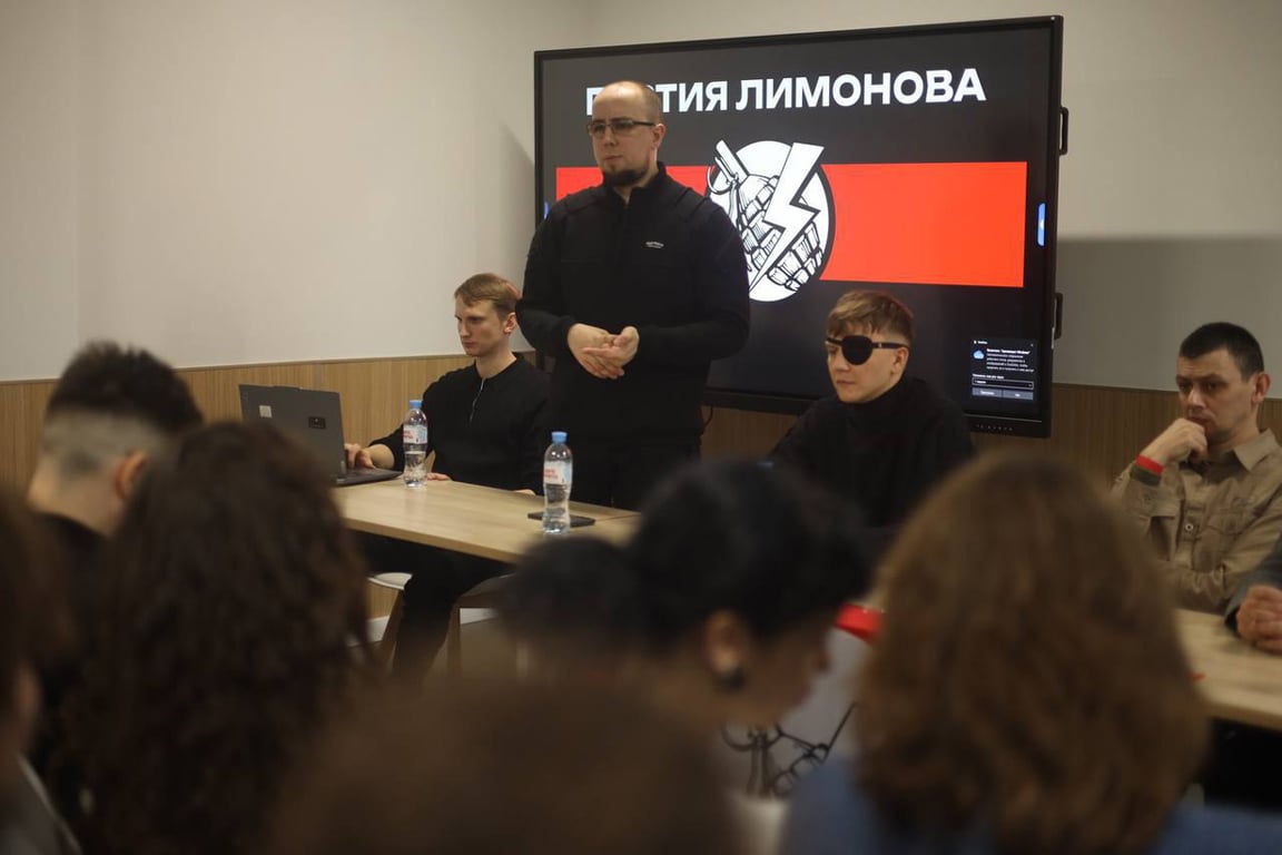 Михаил Аксель на конференции партии «Другая Россия Э. В. Лимонова», 29 ноября 2025 года. Фото: @adirect /  Telegram