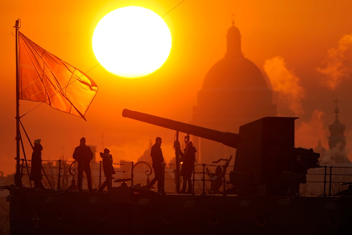 Крейсер «Аврора», пришвартованный в Санкт-Петербурге, 6 декабря 2023 года. Фото: Дмитрий Ловецкий / AP Photo / Scanpix / LETA