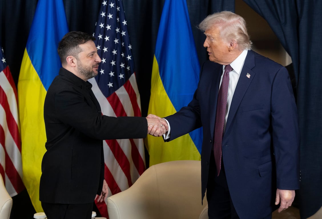 Ukrainian President Volodymyr Zelensky shakes hands with US President Donald Trump at the World Economic Forum in Davos, Switzerland, 22 January 2026. Photo: EPA