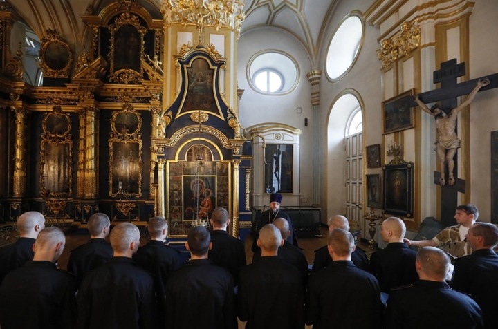 Young Russian marine recruits attend a ceremony to join the army in the St. Nicholas Naval Cathedral in St.Petersburg, Russia, 4 June 2024. Photo: EPA/ANATOLY MALTSEV