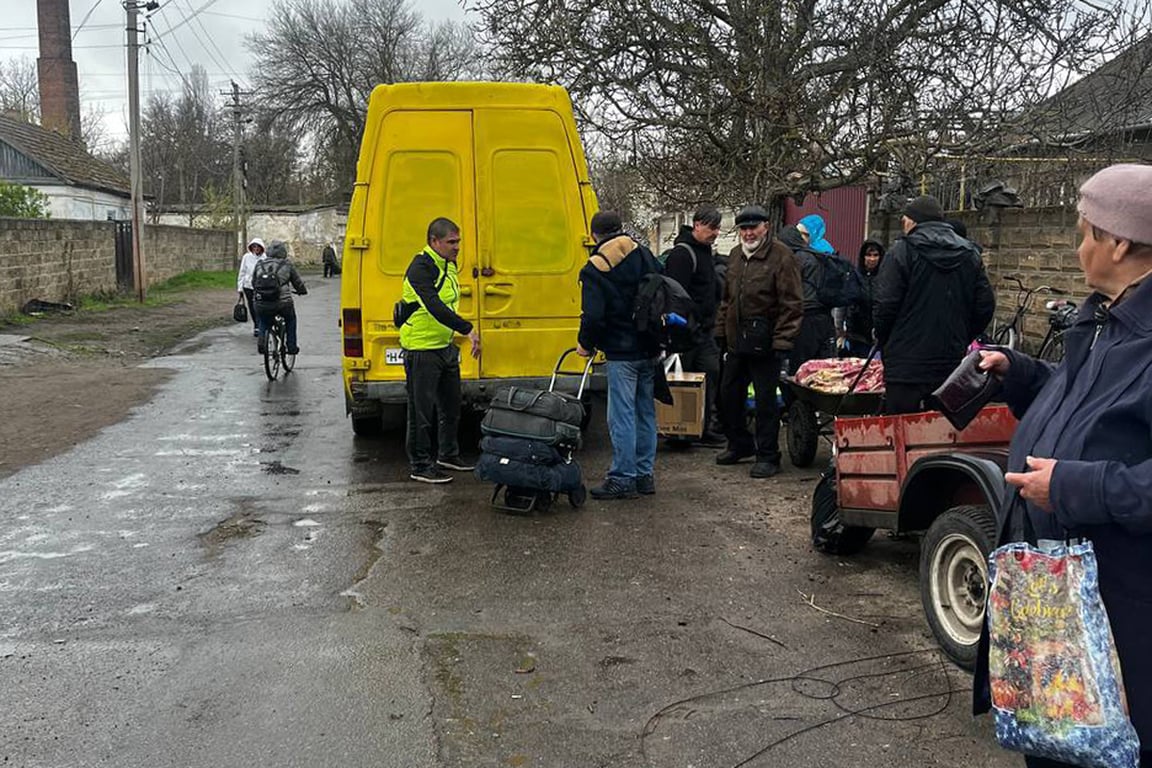 Уезжающие из Олешек. Фото из канала Ксении Архиповой