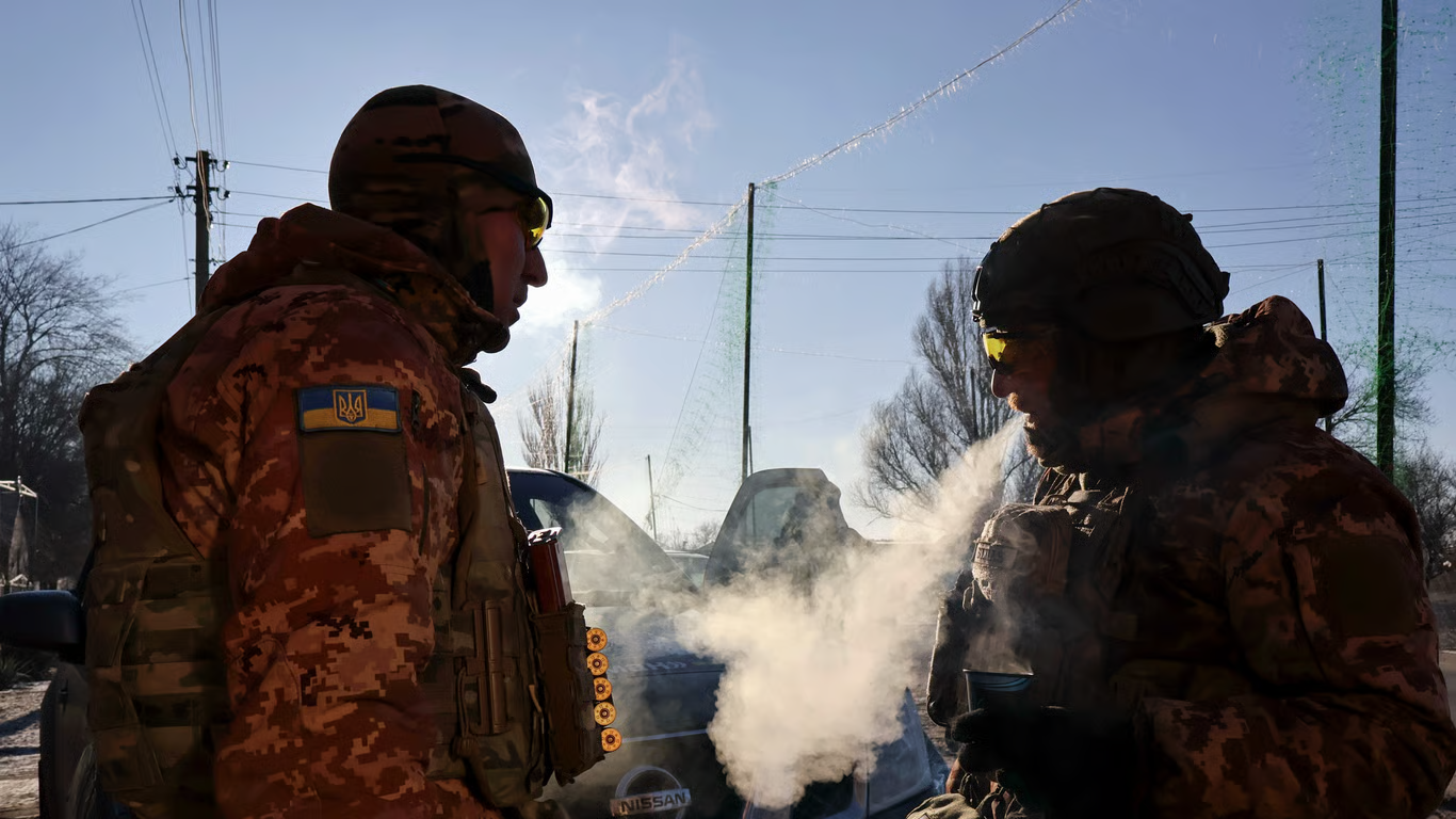 Ukrainian servicemen prepare to depart from their frontline position in the Zaporizhzhia region, Ukraine, 10 February 2026. Photo: EPA / 65th Mechanised Brigade Press Service