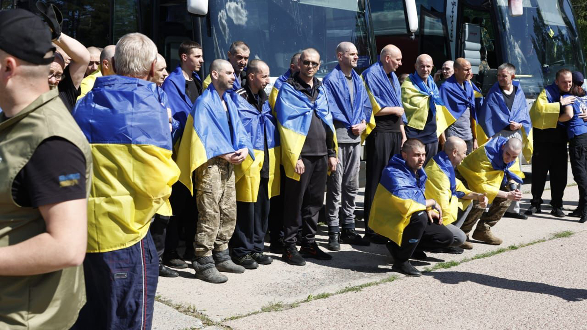 Украинские военнопленные после возвращения в Украину, 14 августа 2025 года. Фото: Координационный штаб по вопросам обращения с военнопленными / ГУР Украины