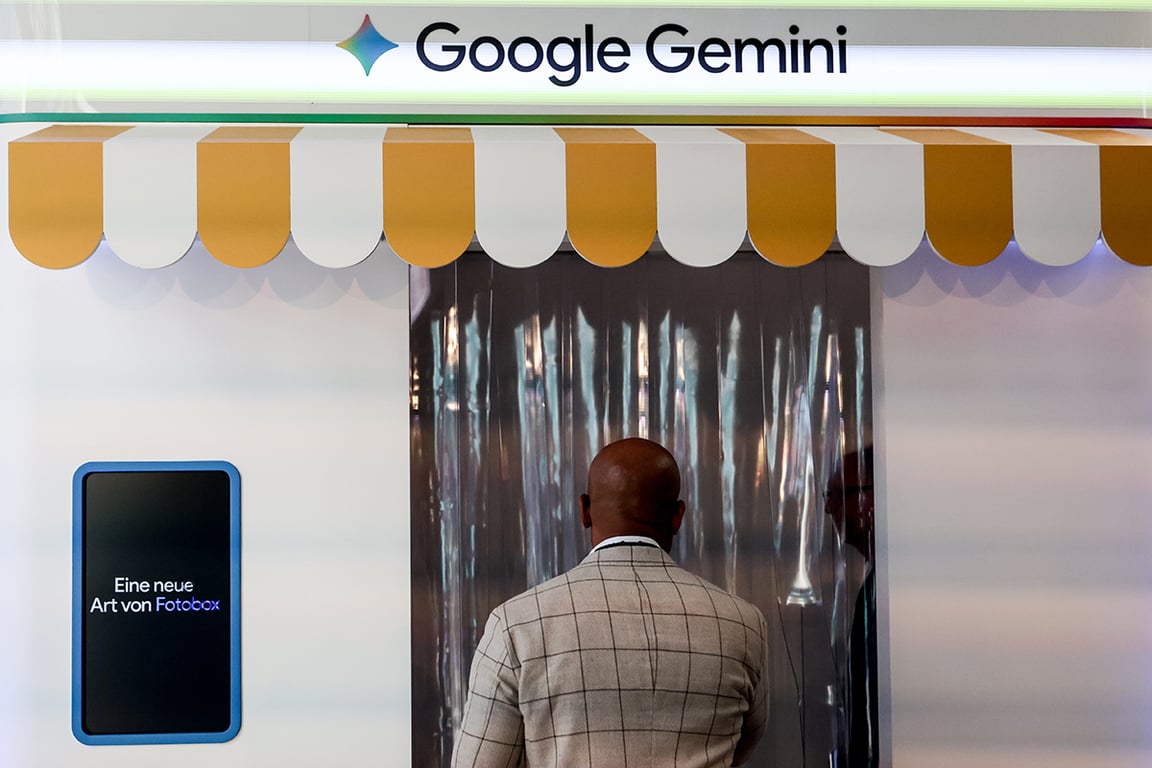 Фотобудка Gemini во время открытия центра искусственного интеллекта Google в Берлине, Германия, 5 марта 2026 года. Фото: Filip Singer / EPA
