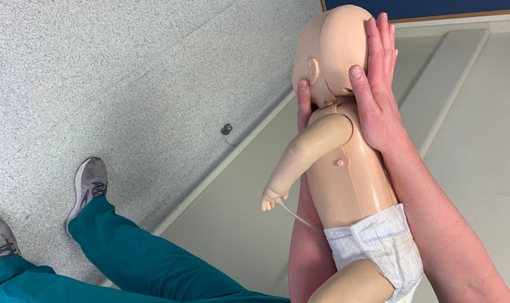 שאיפת גוף זר