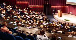  כנס חדשנות ודילמות בטיפול אקמו