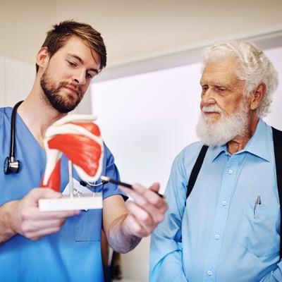 שיקום לאחר ניתוח להחלפת כתף- הפוכה עקב שבר