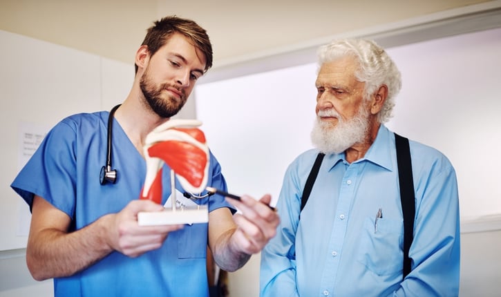 שיקום לאחר ניתוח להחלפת כתף- הפוכה עקב שבר