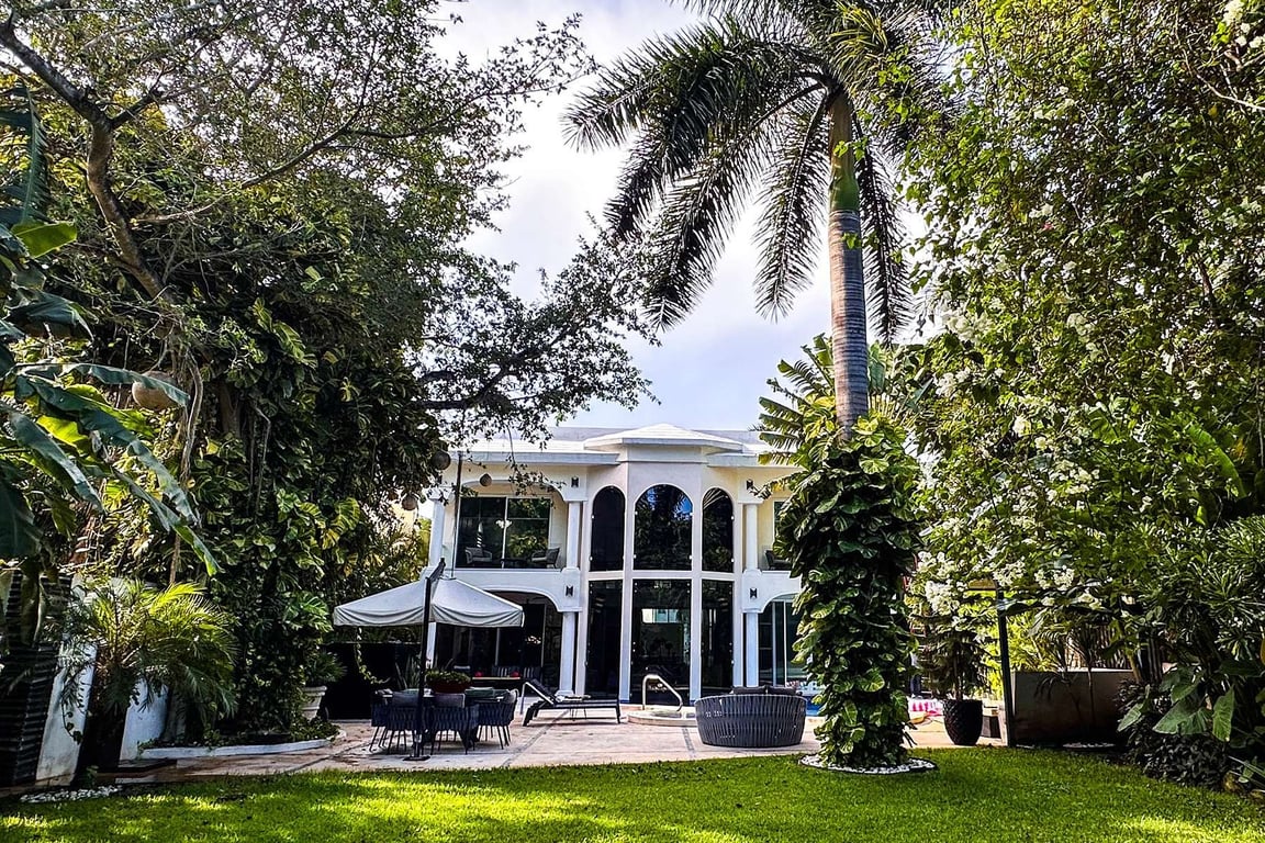 Elegant Villa in Playacar's Golf Sanctuary
