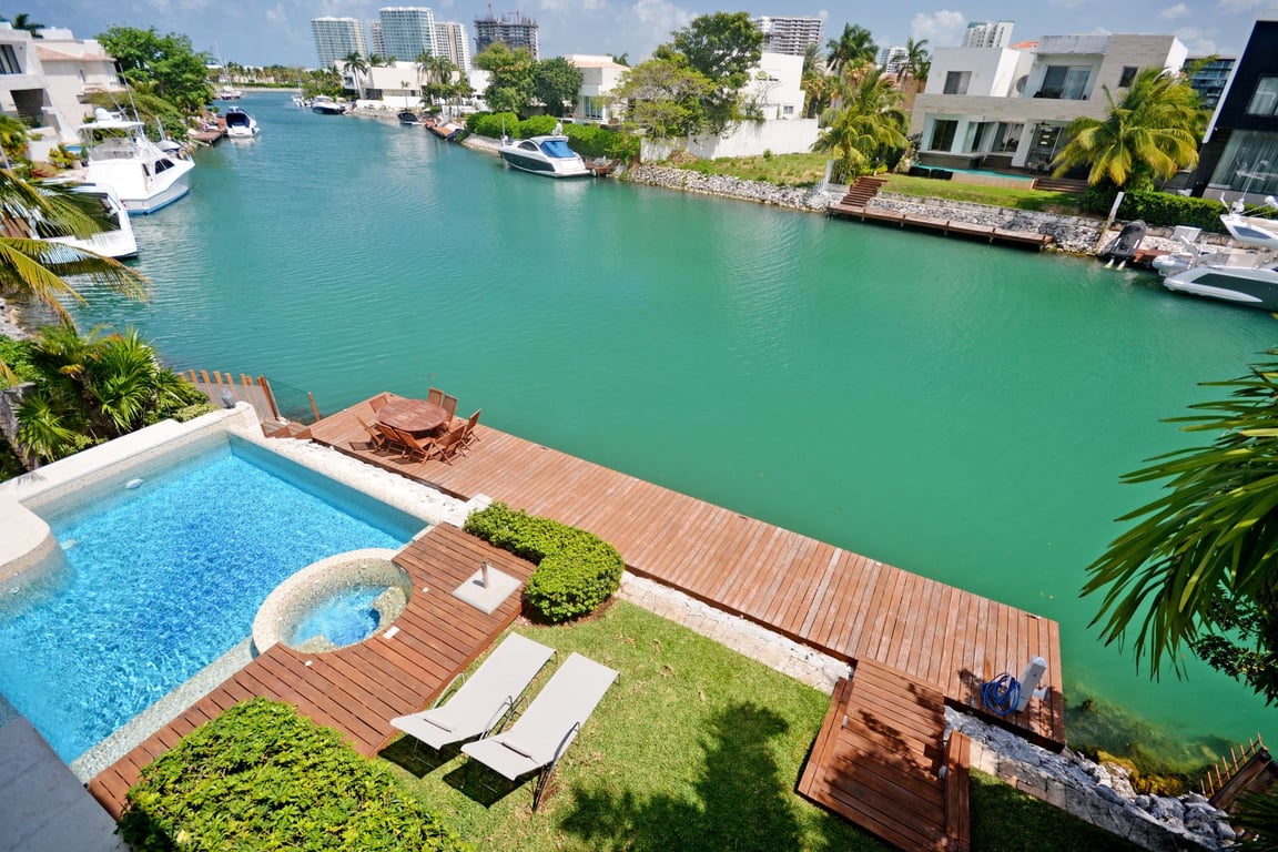 Puerto Cancún Waterfront Estate: European Elegance Meets Marina Living
