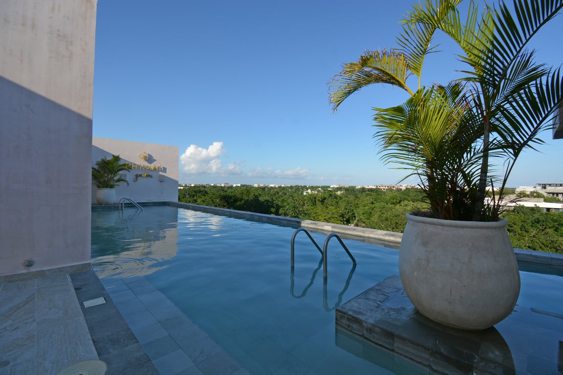 Jungle Sanctuary: Modern Luxury Living with Private Jacuzzi in Aldea Zama