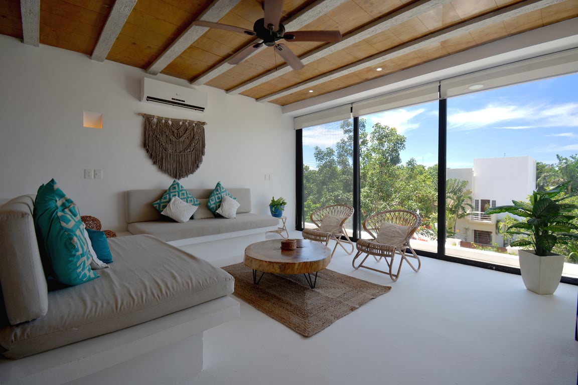 Sassil Penthouse: Rooftop Living Where Tulum's Essence Meets Modern Minimalism