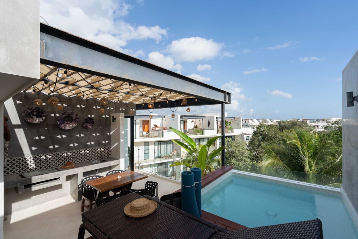 Panoramic 360: Elevated Penthouse Living with Rooftop Oasis in Tulum