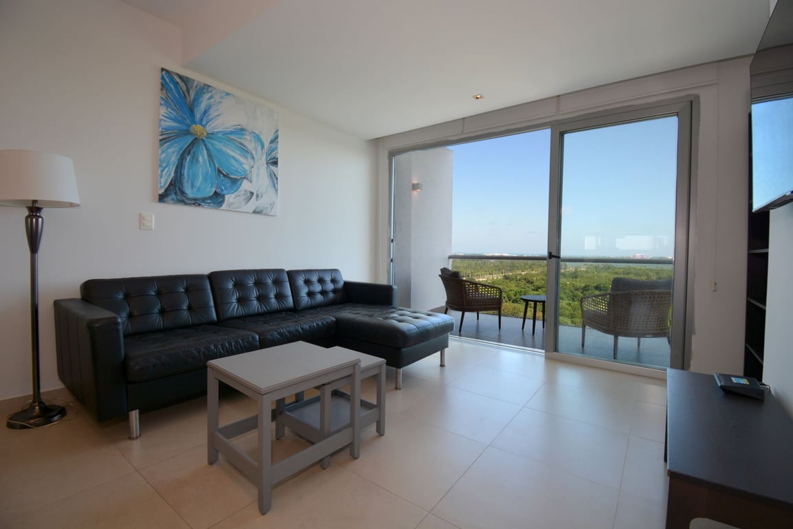 Malecón Cancún: Panoramic Caribbean Living in a Fully Furnished Sanctuary